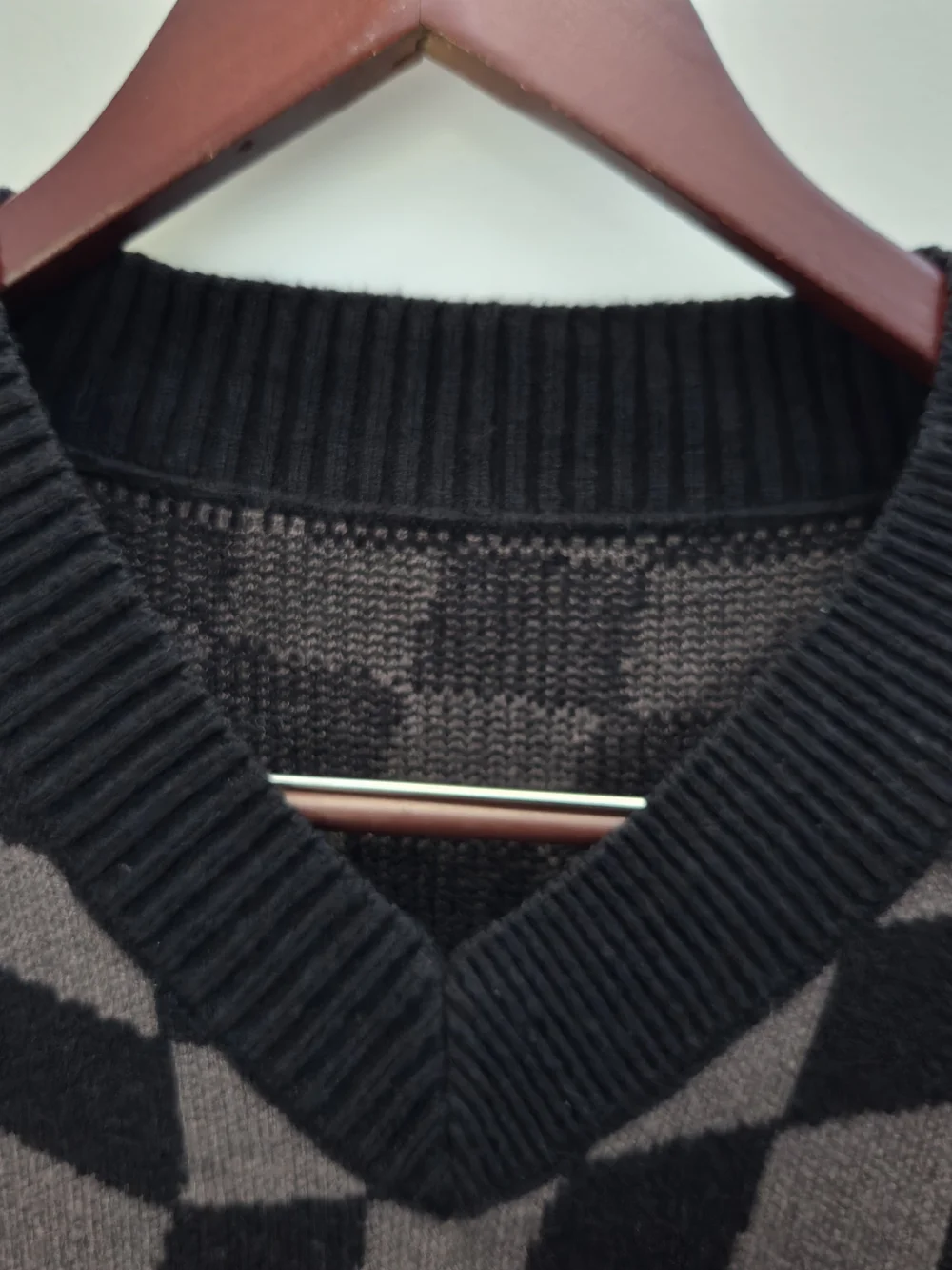 N/A classic neck